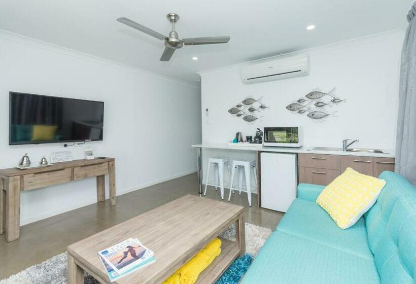 スタンダードルーム, 12th Tee Bnb