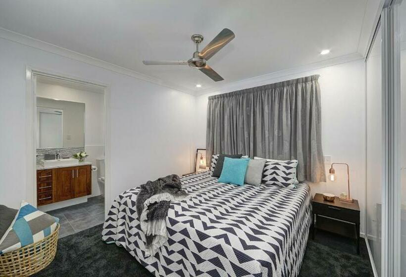 スタンダードルーム, 12th Tee Bnb