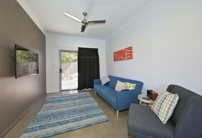 ツーベッドルーム　ヴィラ, 12th Tee Bnb