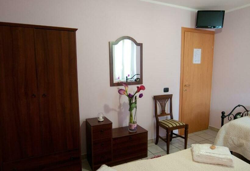 标准三人间, Bed & Breakfast Scicli