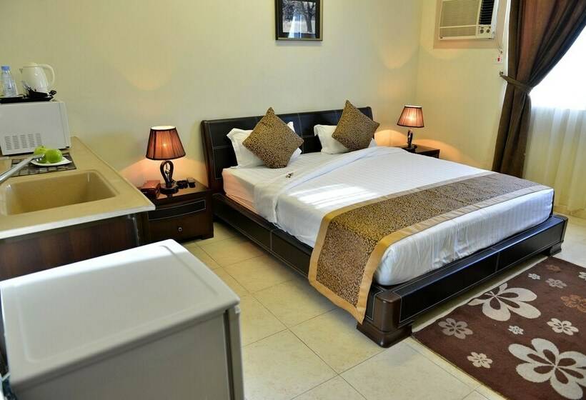 스탠다드 스튜디오, Four Seasons Hotel Apartments