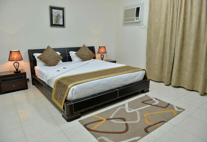 스탠다드 스튜디오, Four Seasons Hotel Apartments