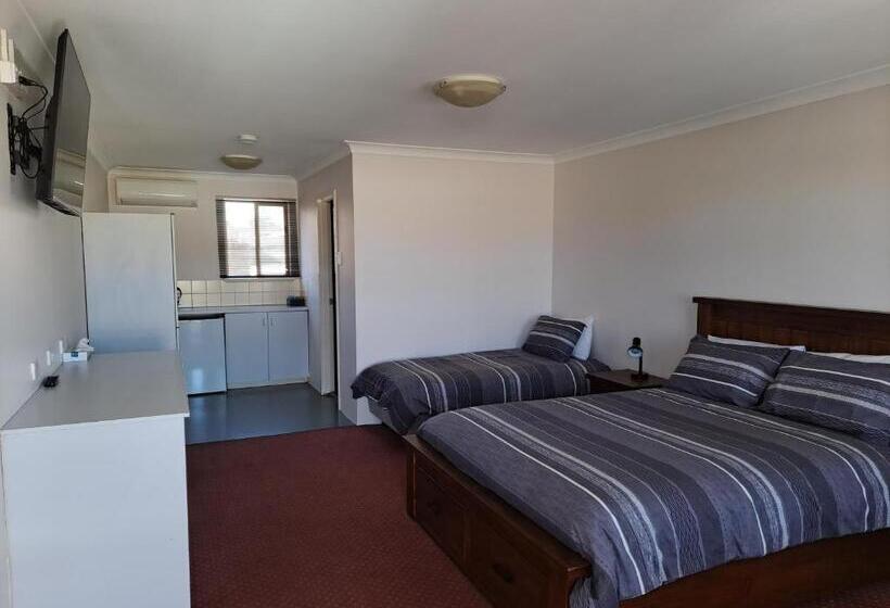 اتاق سوپریور, Albion