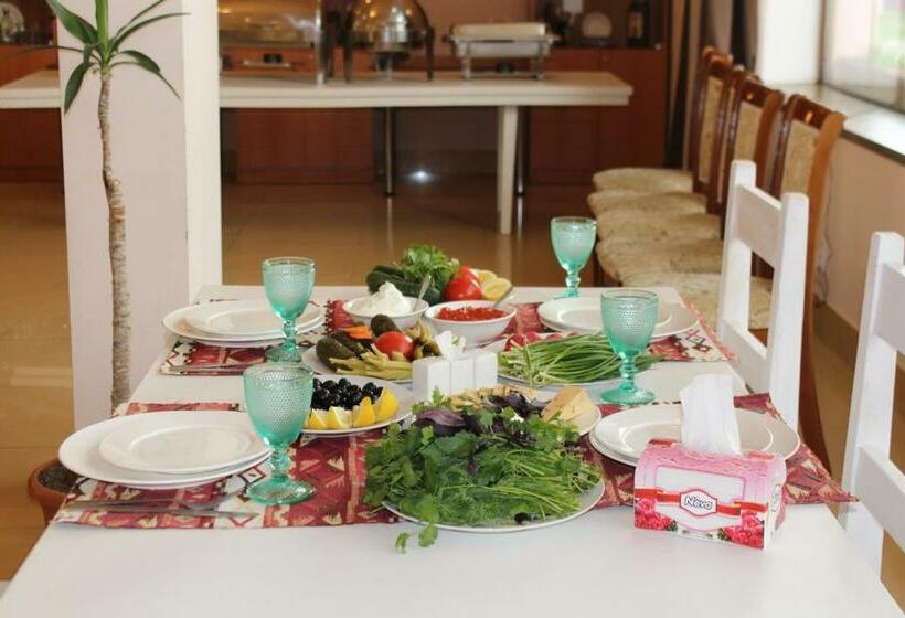 Номер Superior, Diligence Hotel & Restaurant