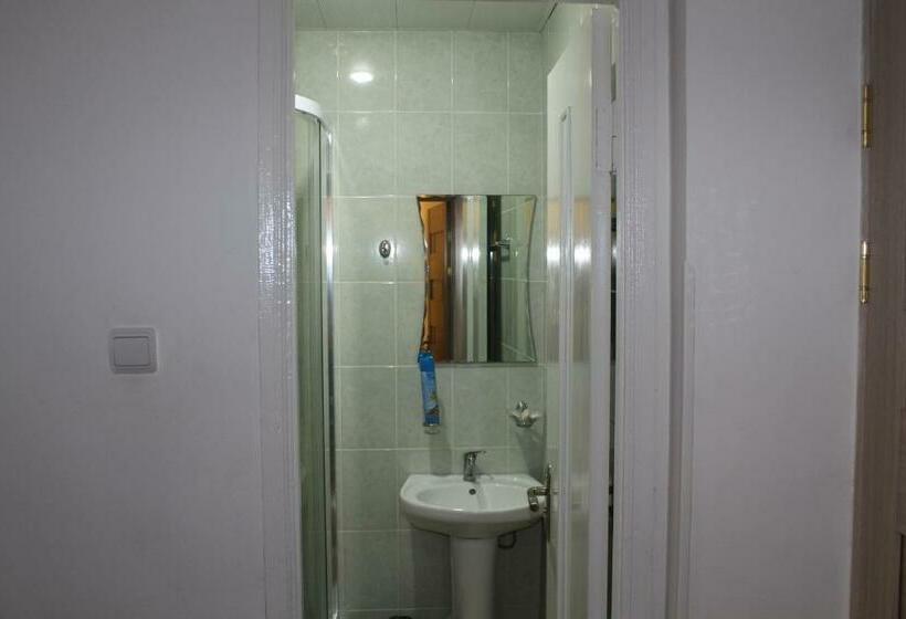 Номер Superior, Diligence Hotel & Restaurant