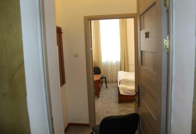 Номер Superior, Diligence Hotel & Restaurant