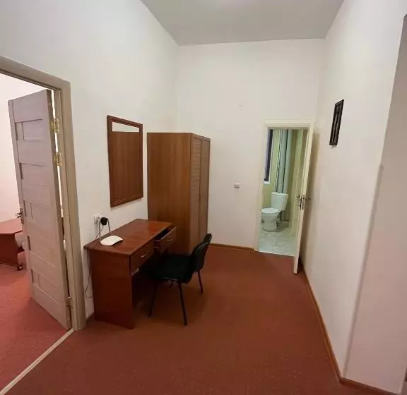 コンフォートルーム, Diligence Hotel & Restaurant