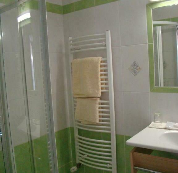 スタンダードトリプルルーム, Du Lion Vert