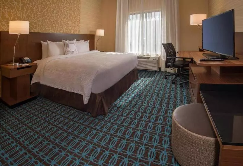 キングサイズベッドのスタンダードルーム, Fairfield Inn & Suites By Marriott Altoona