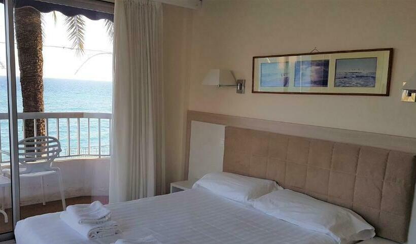 オーシャンビュースタンダードルームバルコニー付き, Le Dauphin