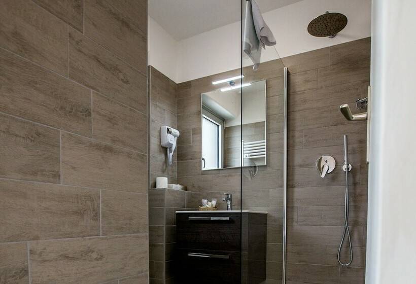 マウンテンビュースタンダードルーム, Le Dauphin