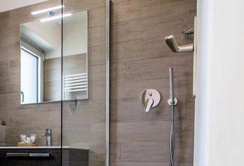 ファミリールーム, Le Dauphin