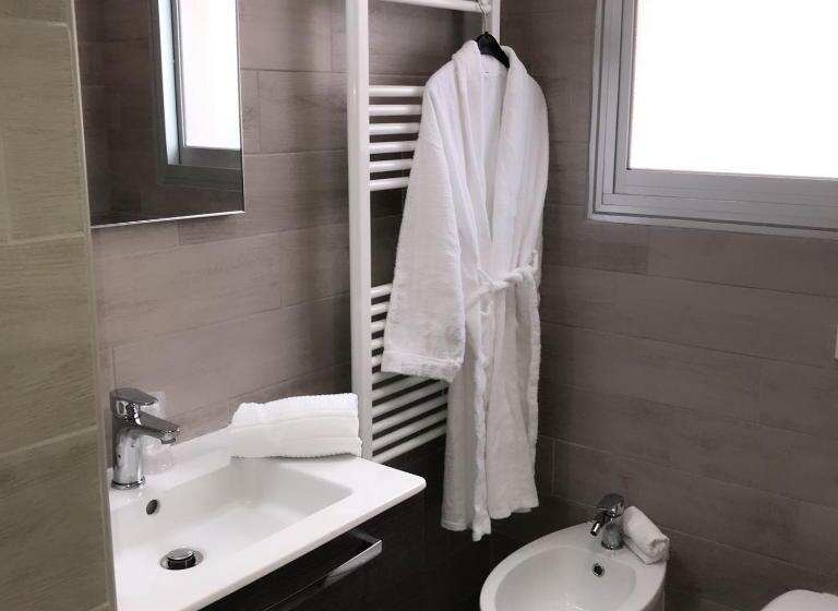 Triple Room Sea View, Le Dauphin