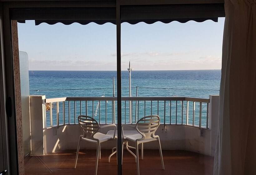 Номер Стандарт Вид на Море с Балконом, Le Dauphin