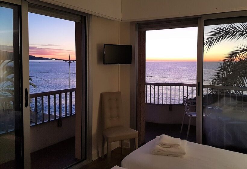 オーシャンビュースタンダードルームバルコニー付き, Le Dauphin