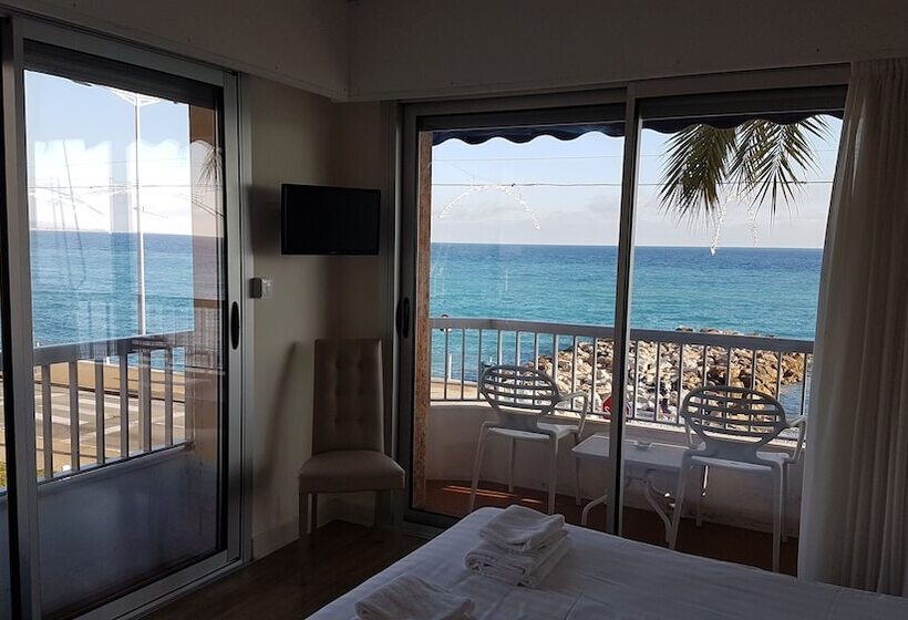 Номер Стандарт Вид на Море с Балконом, Le Dauphin