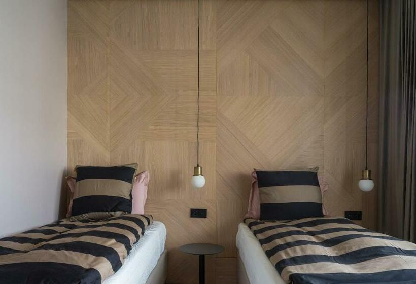 اتاق استاندارد, Lotus