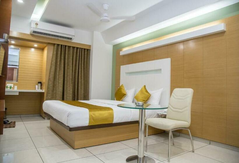 اتاق اجرایی, Orange International