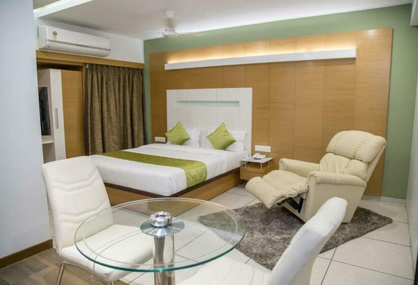 اتاق سوپریور با تخت بزرگ, Orange International