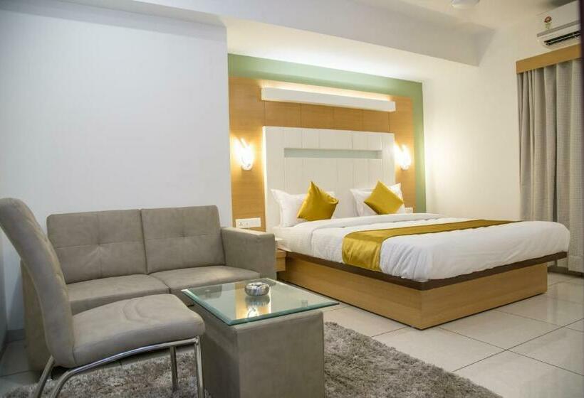 اتاق سوپریور با تخت بزرگ, Orange International