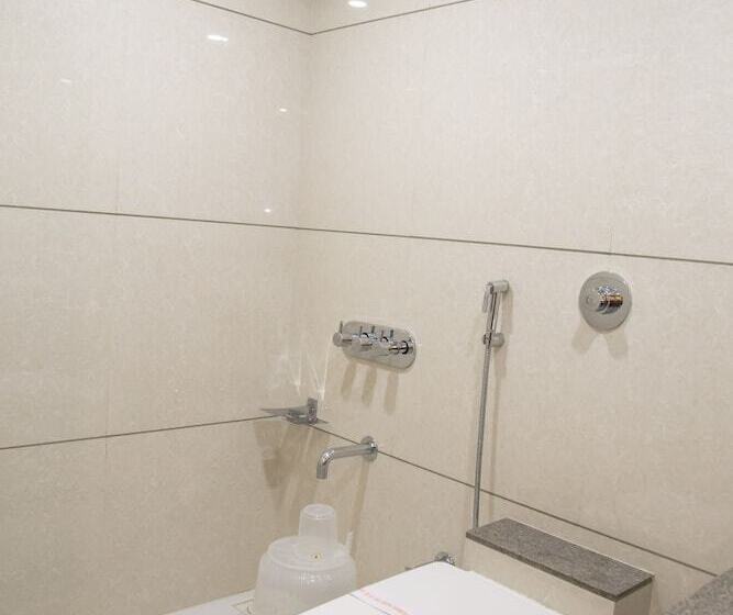 اتاق اجرایی, Orange International