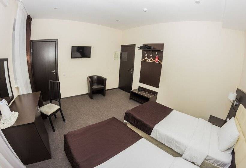 חדר קומפורט, Ostrovsky