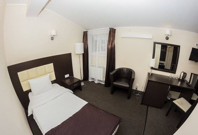 חדר משפחתי, Ostrovsky