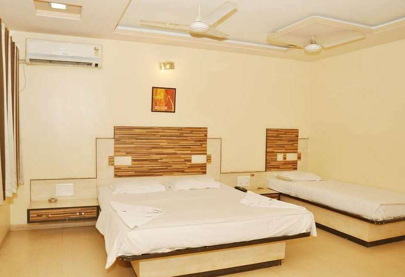 חדר דלוקס, Sai Suraj Palace