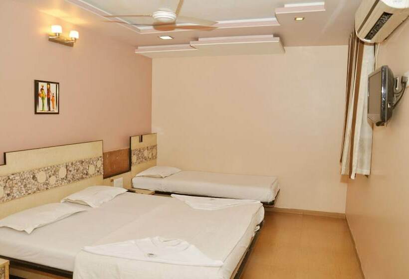 חדר דלוקס, Sai Suraj Palace