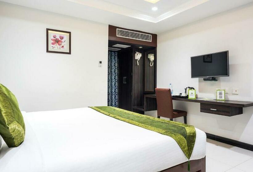 标准间, Treebo Empire