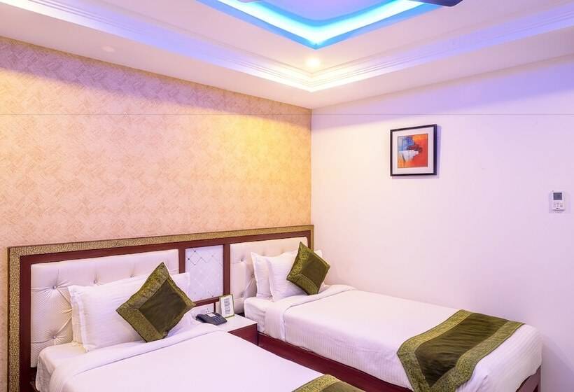 标准间, Treebo Empire