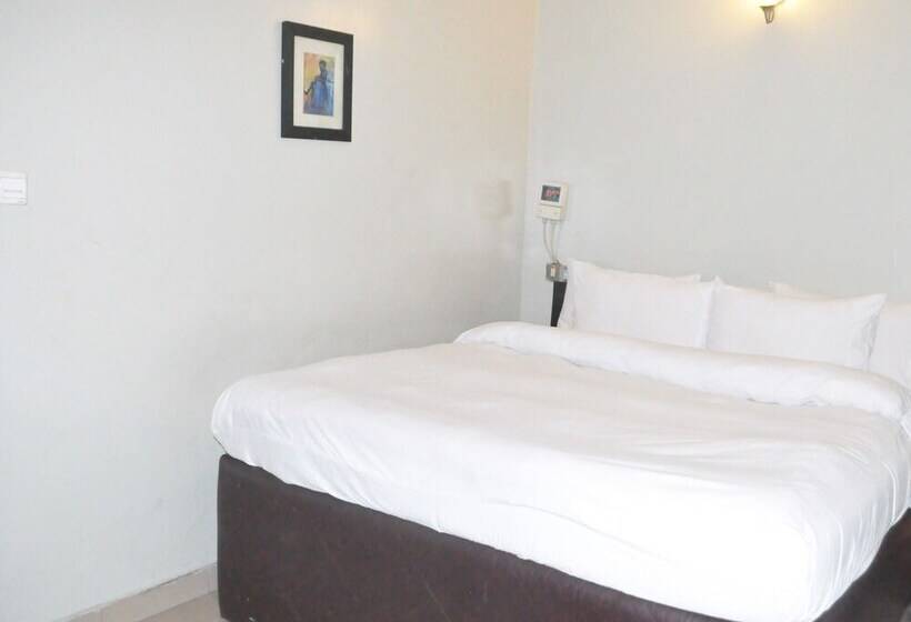 اتاق استاندارد, Triple Tee