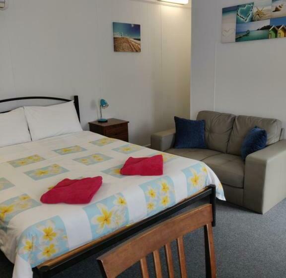 חדר משפחתי, Summer S Rest Units