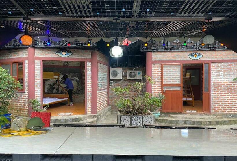 بانگلوی استاندارد, Cat Ba Mountain View Homestay