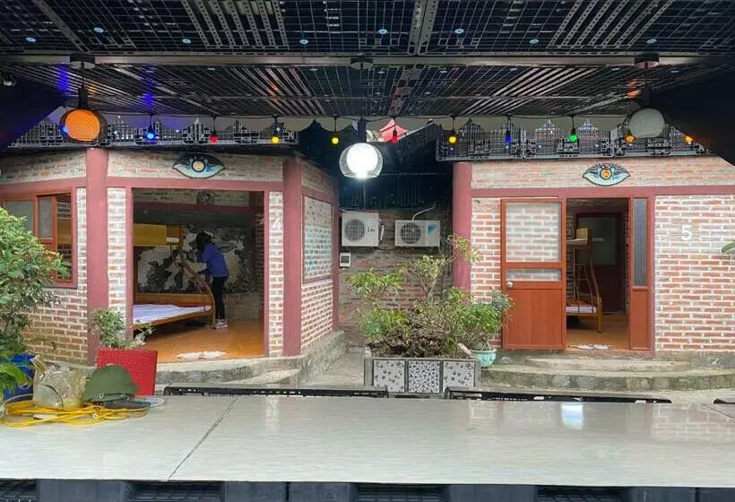 بانگلوی استاندارد, Cat Ba Mountain View Homestay