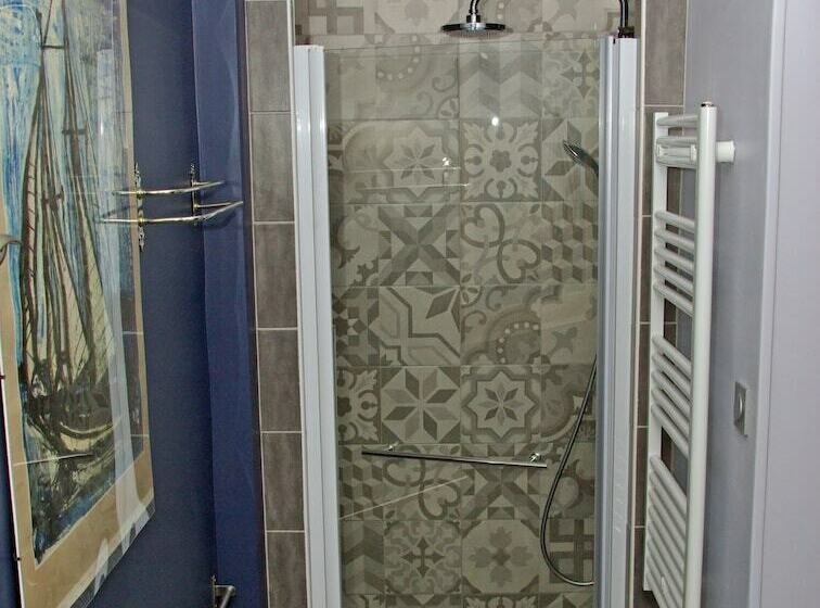 Номер Стандарт, Château De Peyralade