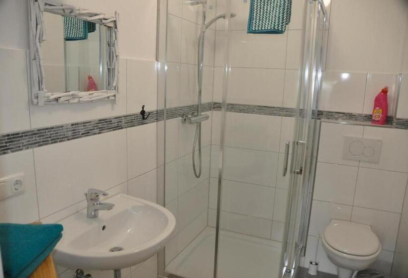 庭の見える1ベッドルームアパートメント, & Ferienunterkünfte Hus Seeblick