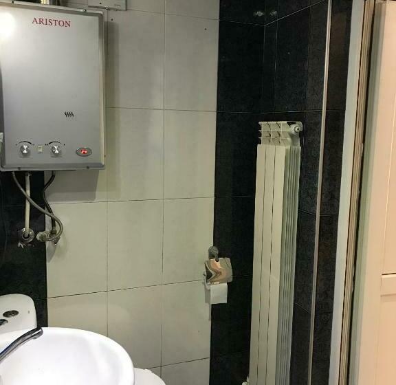 اتاق خانوادگی, Guesthouse Levani