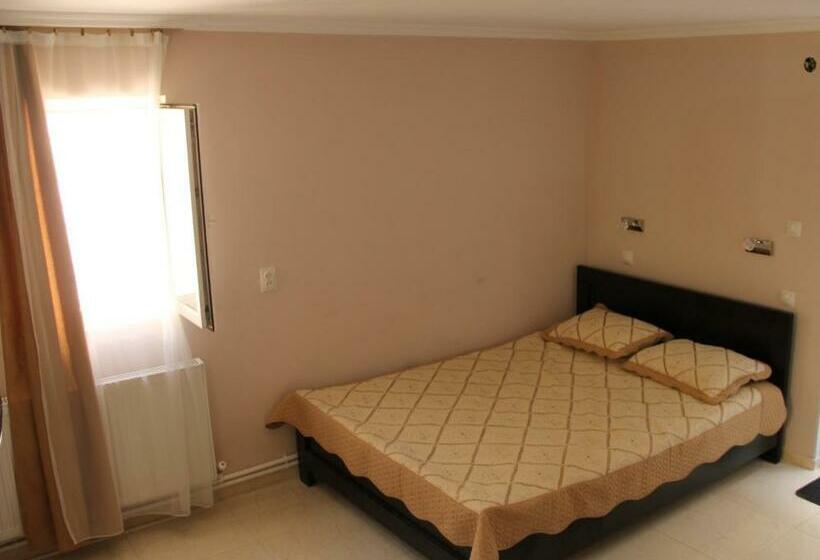 اتاق خانوادگی, Guesthouse Levani