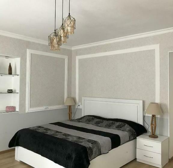 اتاق لوکس, Guesthouse Levani
