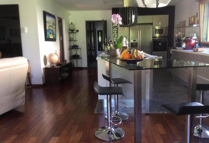 اتاق استاندارد, Les Chambres D Oriane