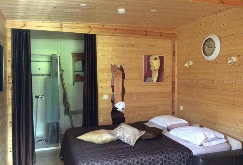 کلبه ییلاقی, Les Chambres D Oriane