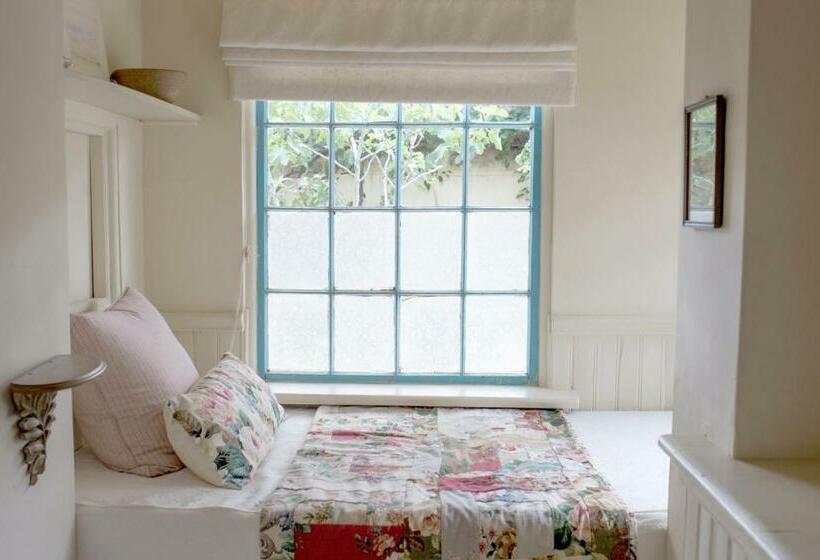 جناح, Prince Albert Country Stay