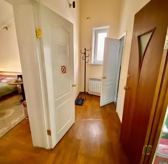 اتاق استاندارد, Esentai Hostel