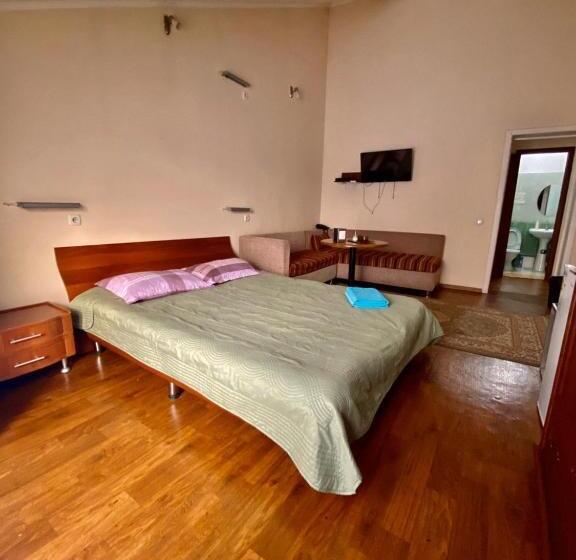 غرفة قياسية, Esentai Hostel