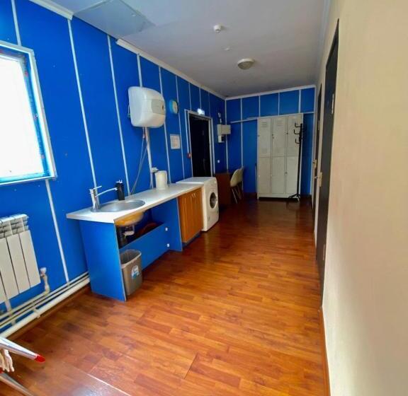 غرفة إقتصادية, Esentai Hostel