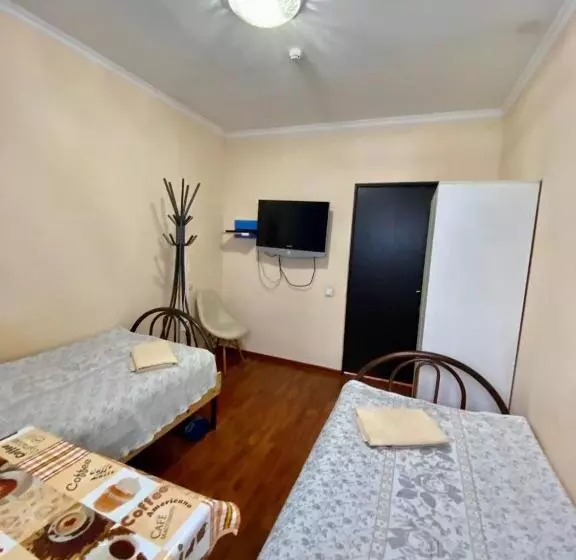 اتاق اکونومی, Esentai Hostel