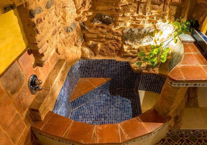 장애인을 위한 킹사이즈 침대 스탠다드 룸, Candlewood Suites York, An Ihg