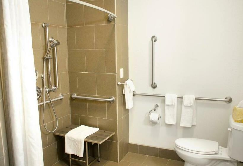 스탠다드 스튜디오, Candlewood Suites York, An Ihg