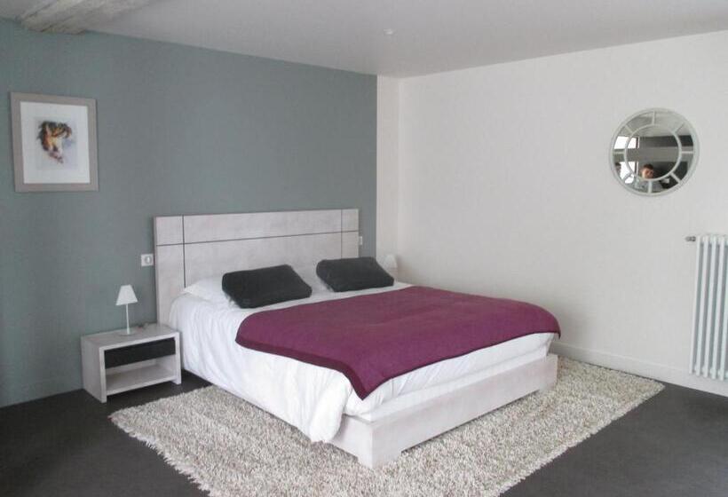 חדר משפחתי, Hôtel Le Saint Martin